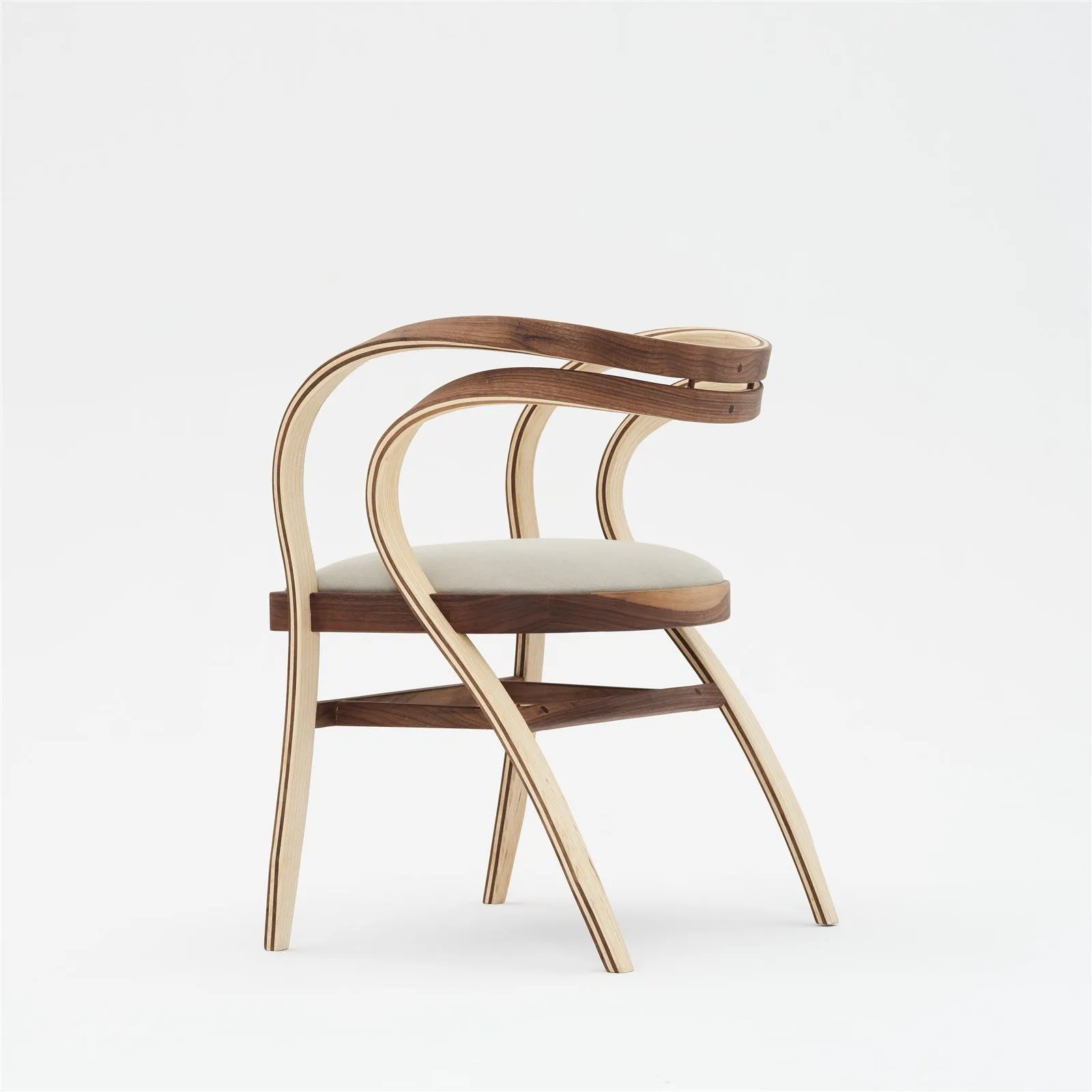 Nina & Beni chair, side view