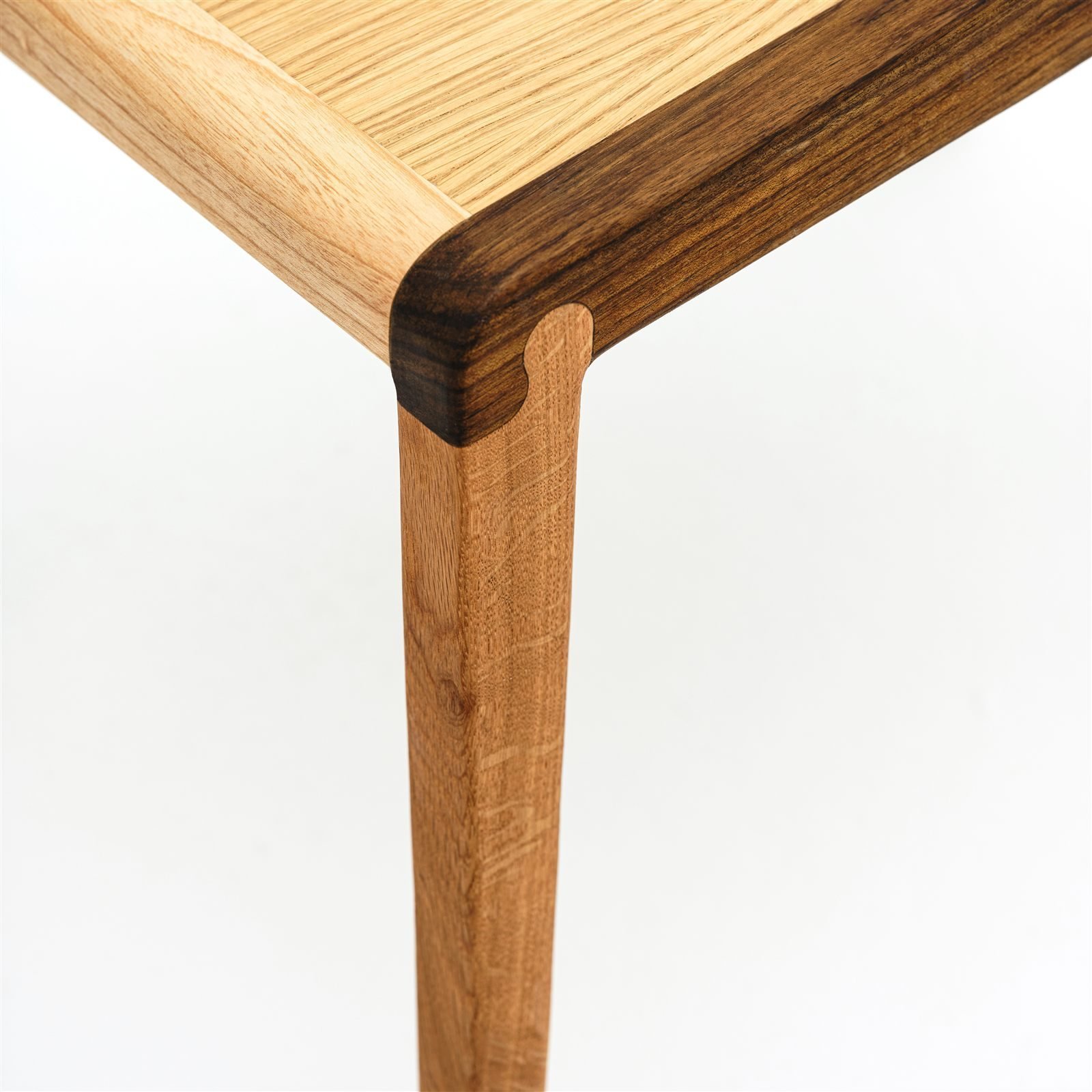 Sapiens chair, detail of the leg and seat joint