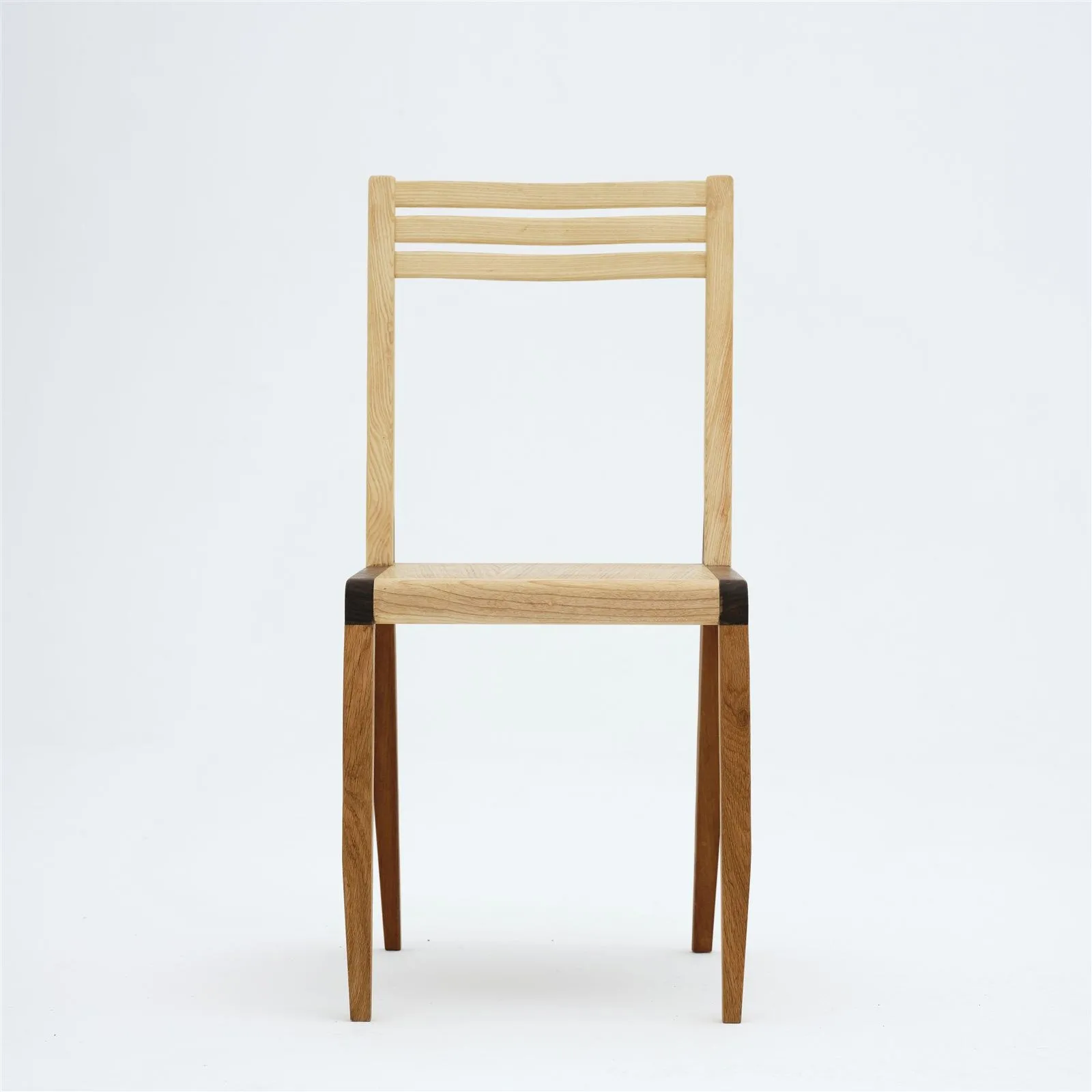 Sapiens chair, front view
